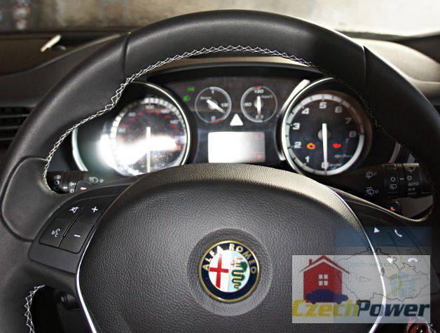 Alfa Romeo pokličky do středů kol